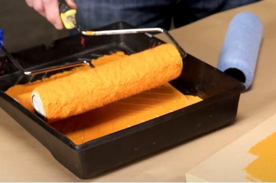 How to preserve a paint roller