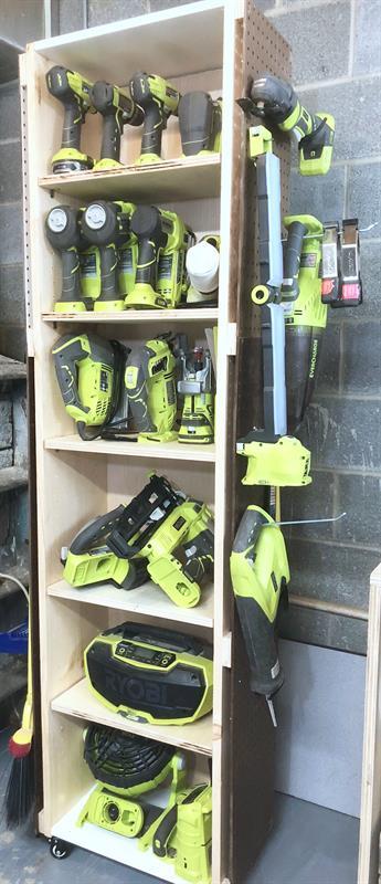 right-side-of-mobile-tool-shelf