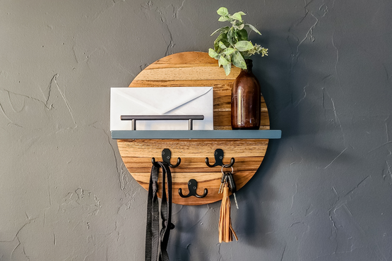 Wall-Mounted Mail and Key Rack