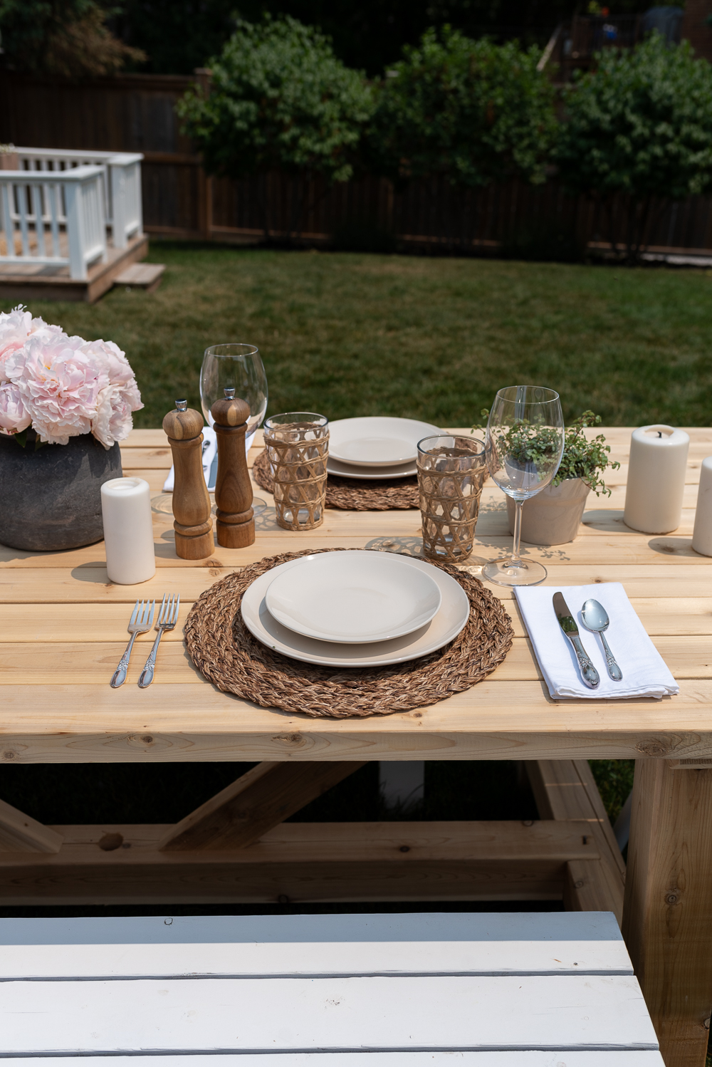 outdoor-dining-table-3249