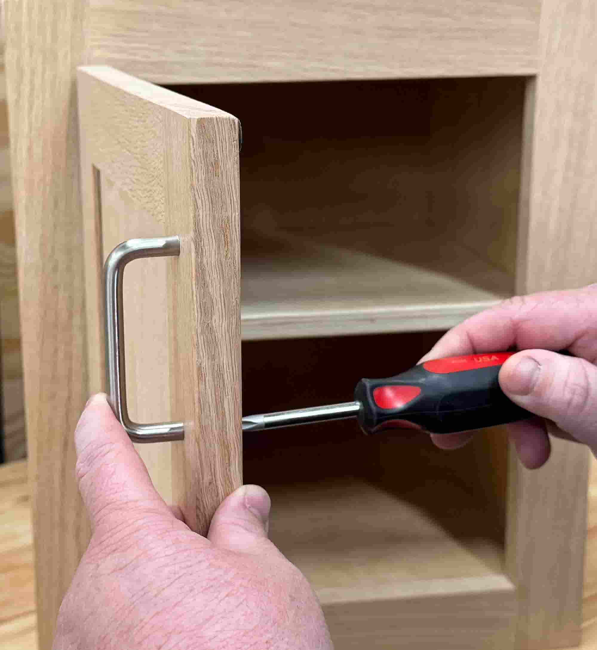 The Ultimate Guide to Cabinet Knobs and Pulls Placement