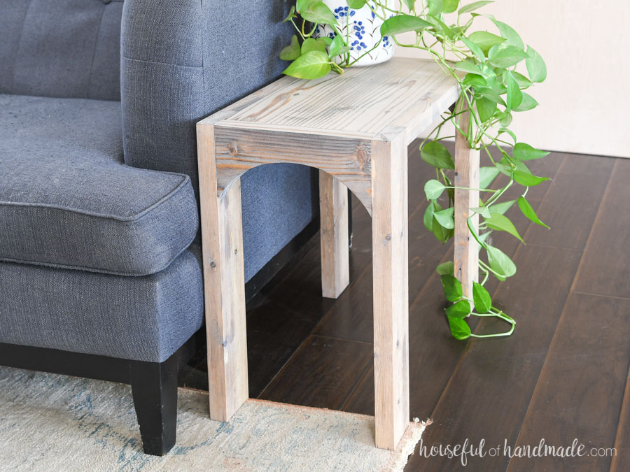 simple-rustic-side-table-3