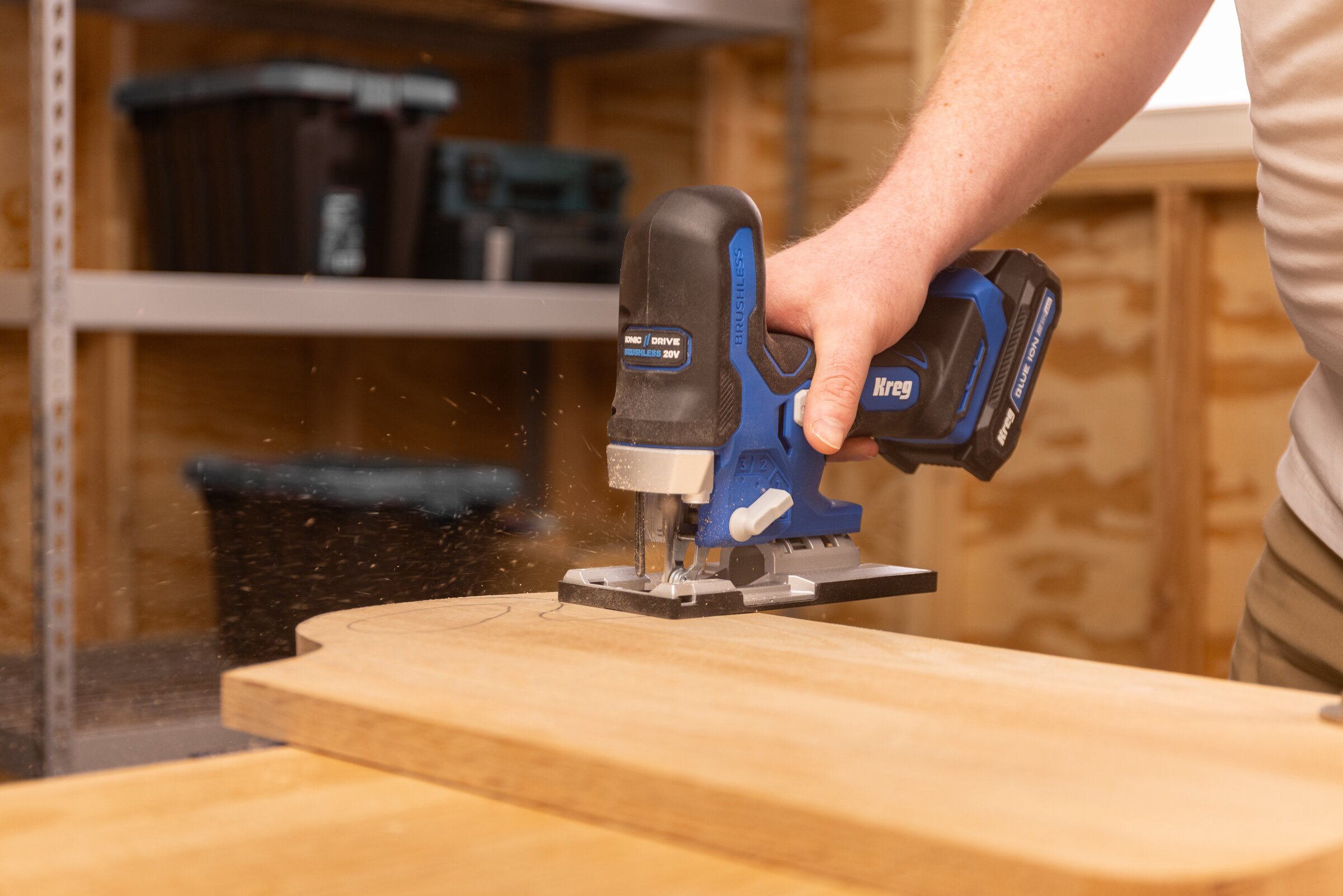 How to Use a Jigsaw: </br>Complete Beginner’s Guide [2025]