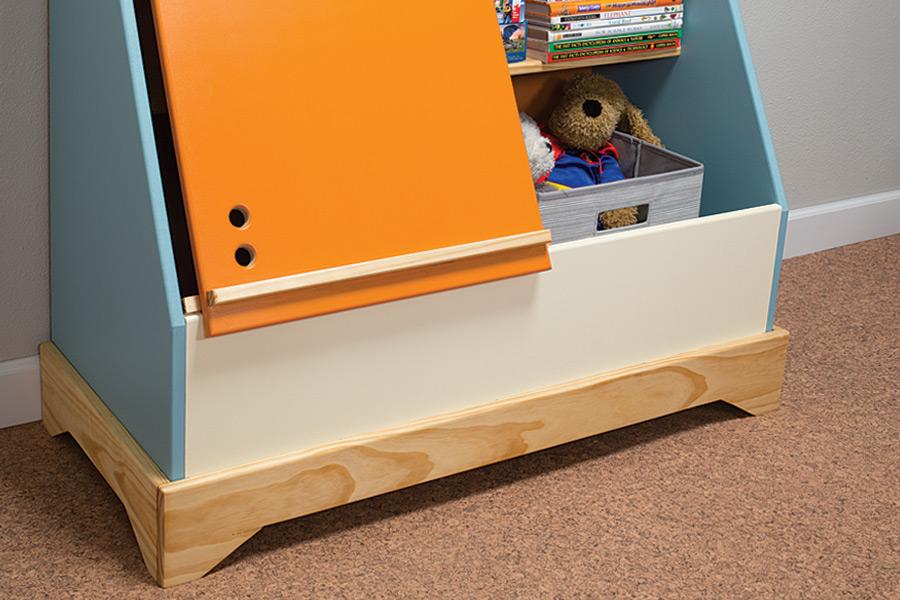 toy-box-with-easel-04