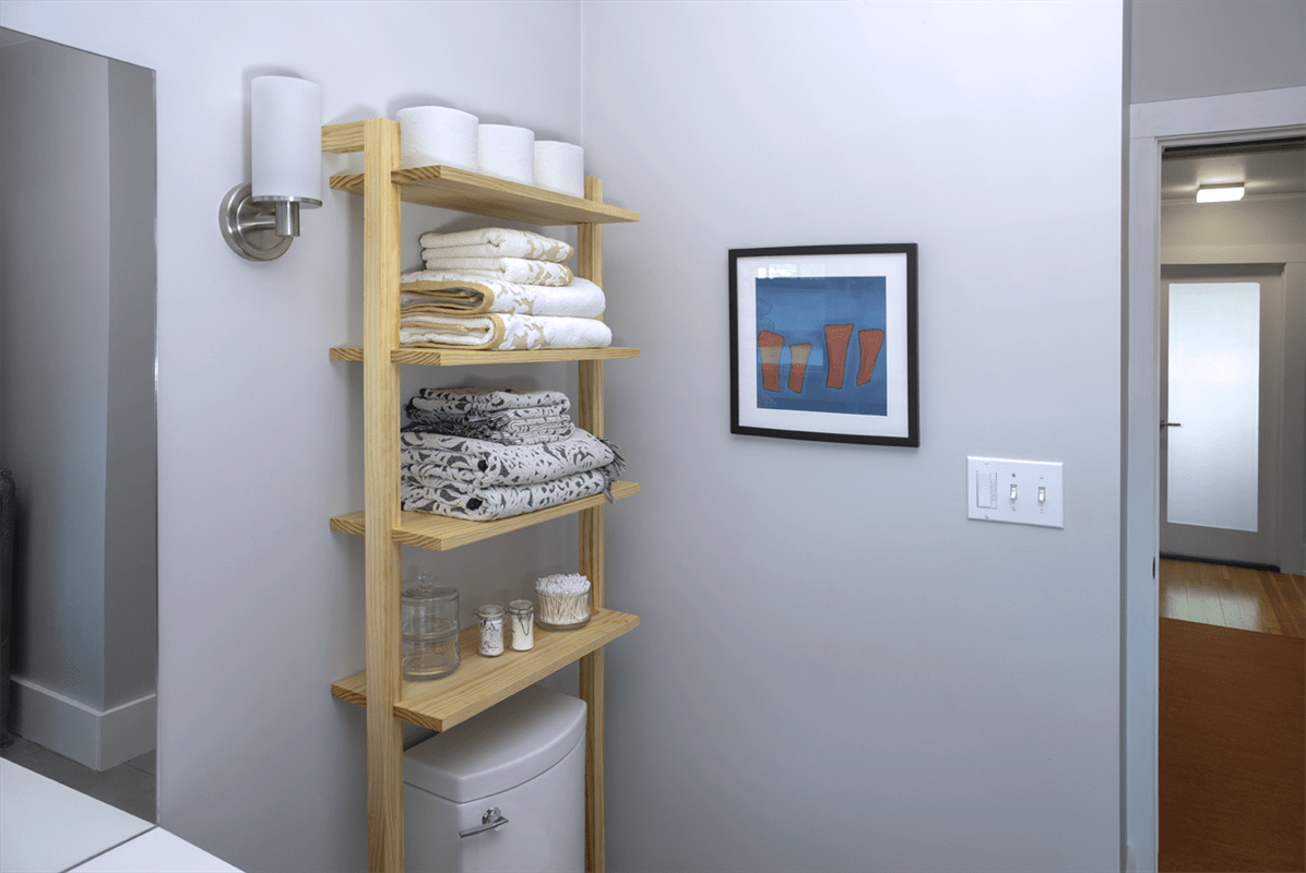 bathroom-storage-shelves04