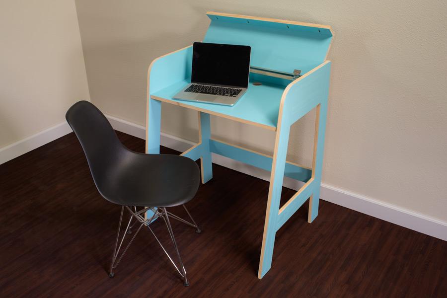 Compact-Desk-Pic-1