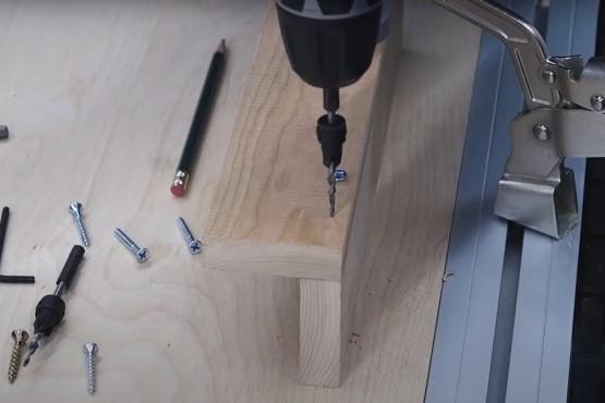 How to countersink a screw