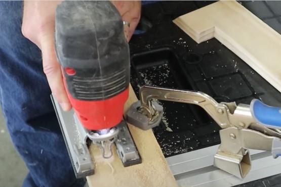 How to cut a square notch with a jigsaw