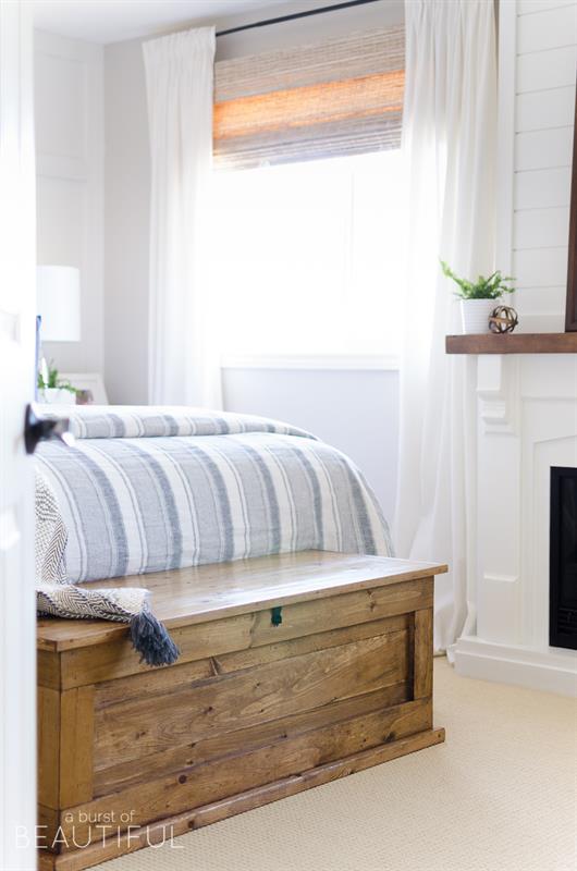 diy-blanket-storage-chest-1149