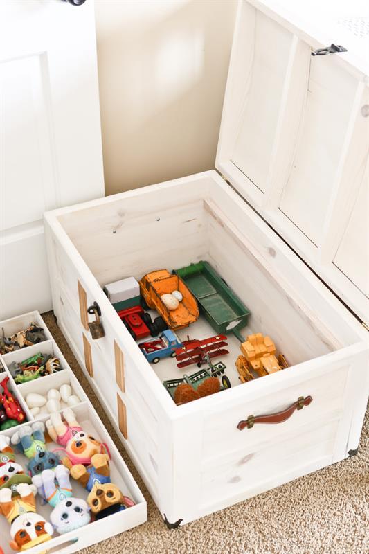 diy-toy-treasure-chest-36