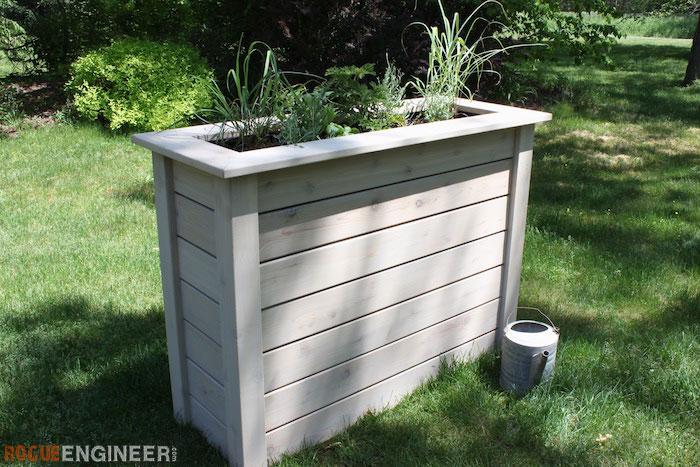 diy-tall-privacy-planter-rogue-engineer-3