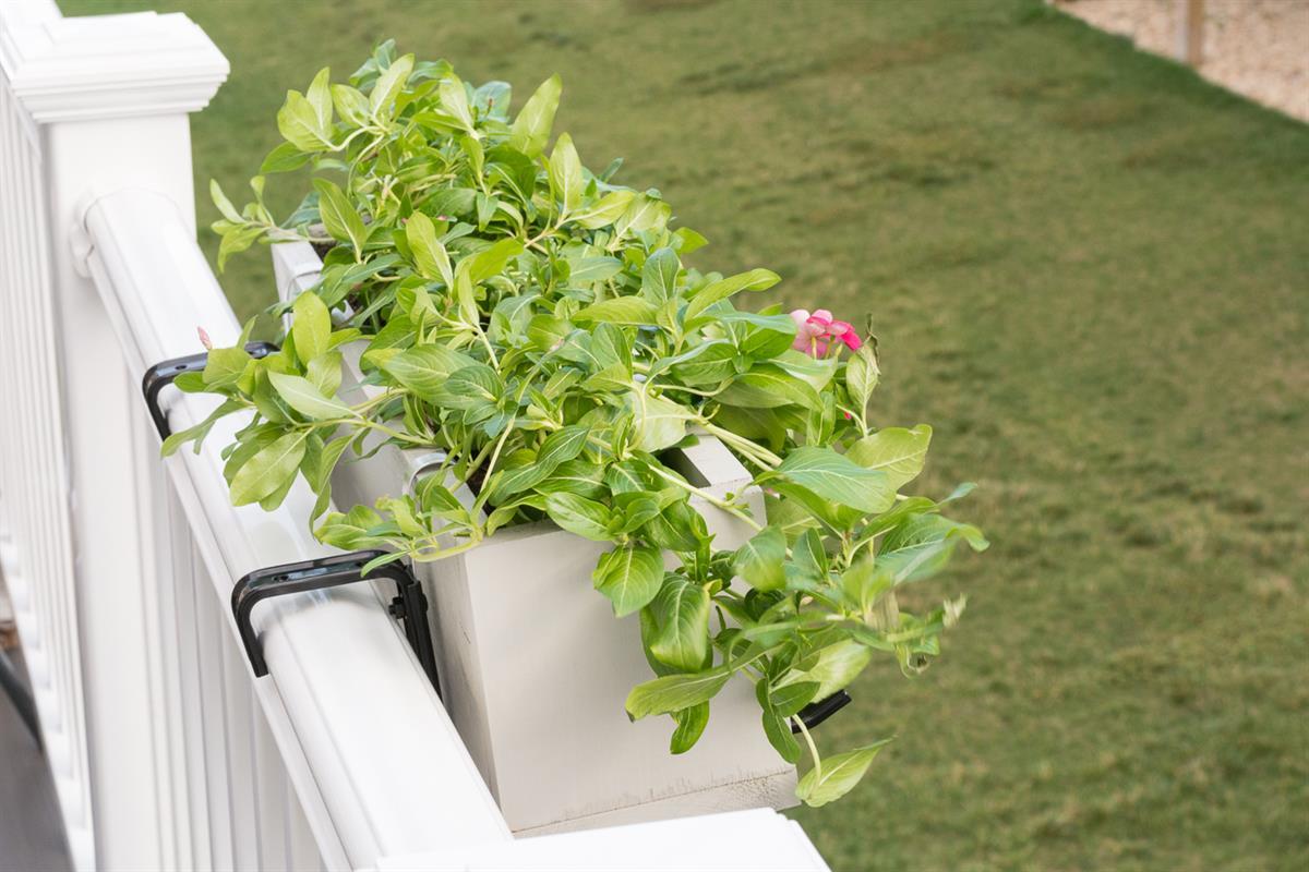 Deck Railing Planter Box-4