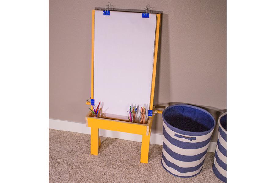 kids-easel-pic-4