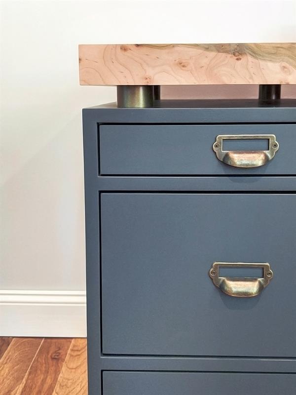 modern-desk-left-side-detail