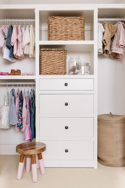 nursery-closet-1558