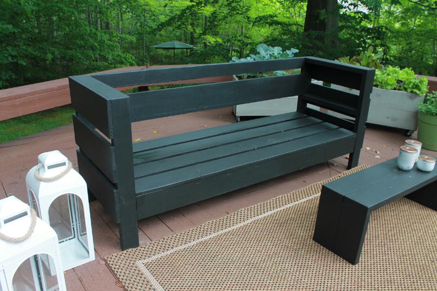 outdoor-diy-sofa-no-cushions