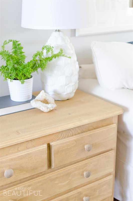 vintage-inspired-pine-side-table-4452