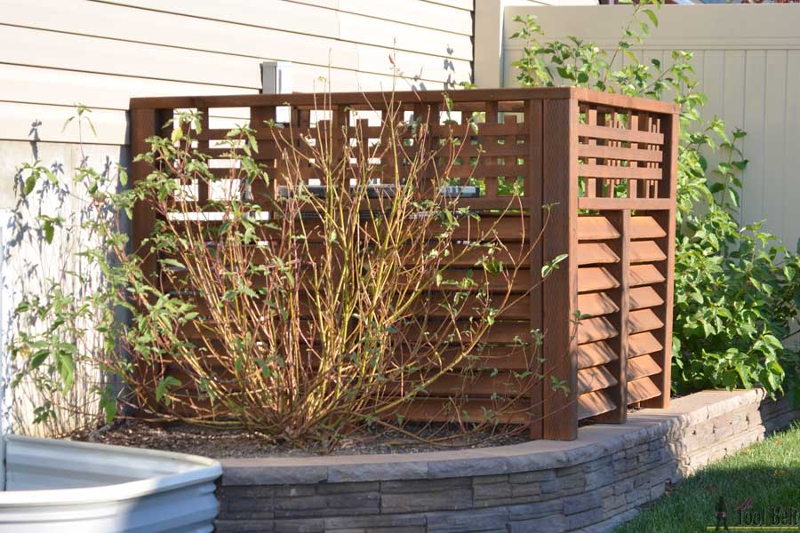 Wood-Louvered-Screen-left-hertoolbelt