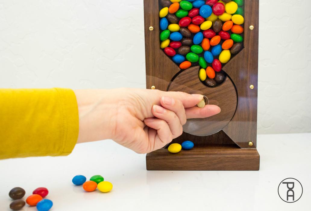 m&m-candy-machine-diy-building-plans-WM