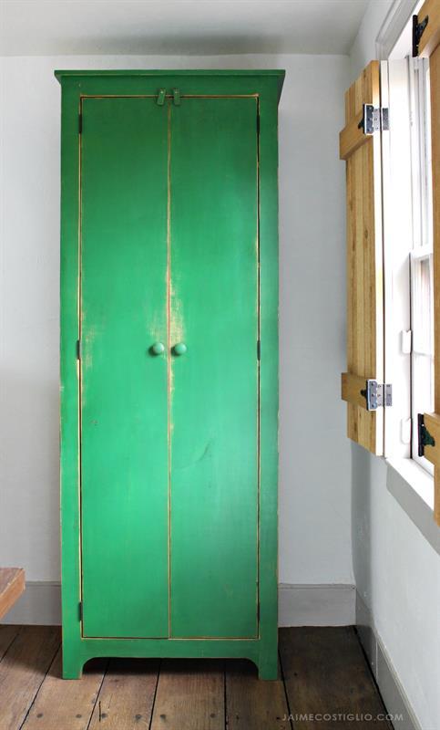 tall-cupboard-2