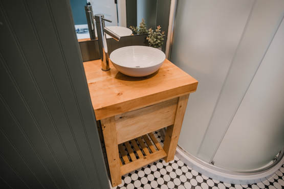 DIY Small Space Vanity