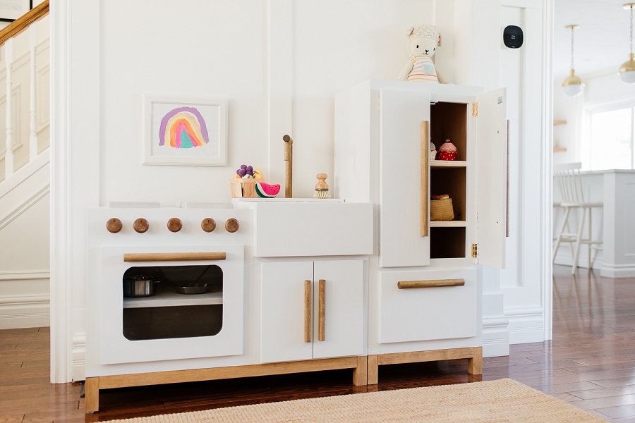 00-landscape-diy-wood-play-kitchen-8496