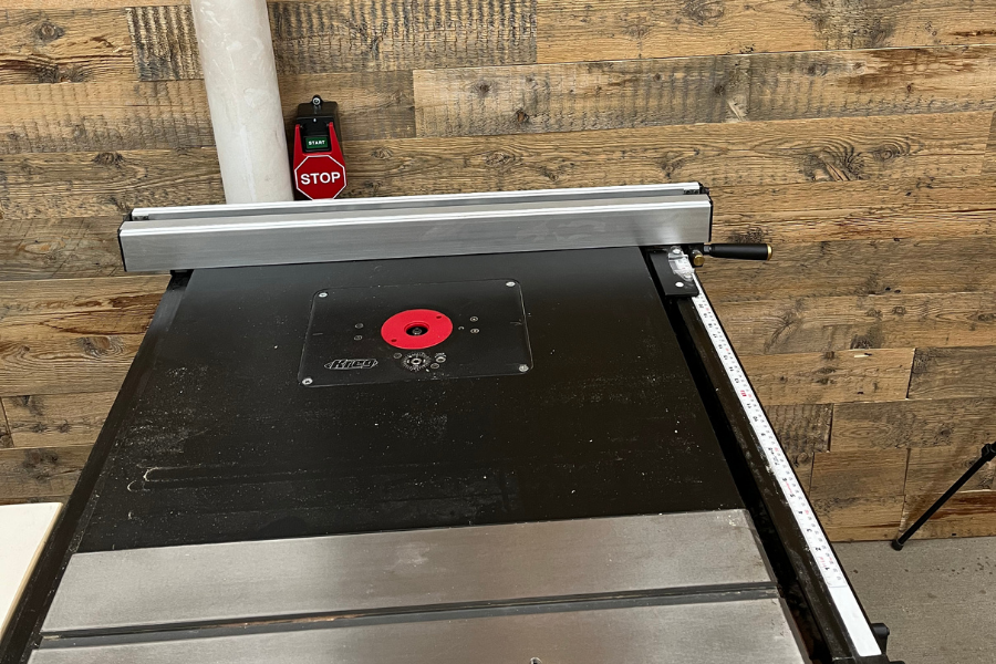 table-saw-router-table-wing-photo-c