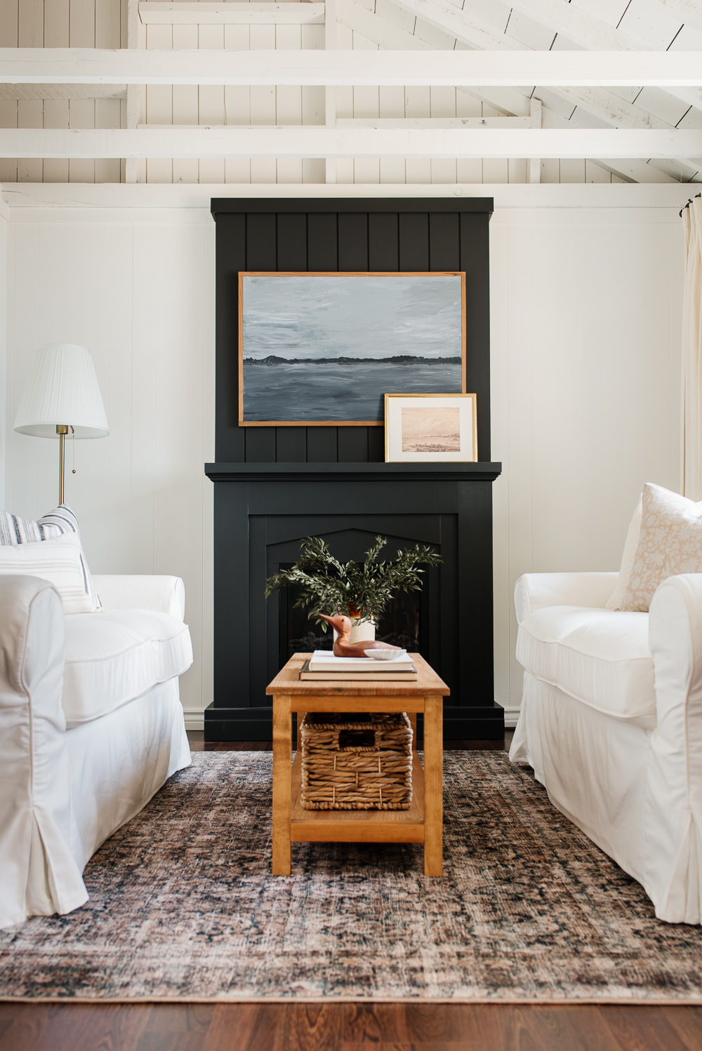 a-cozy-cottage-living-room-330