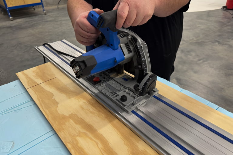 Wood Cutting 101 – Best Cutting Tools, Best Ways to Cut Wood