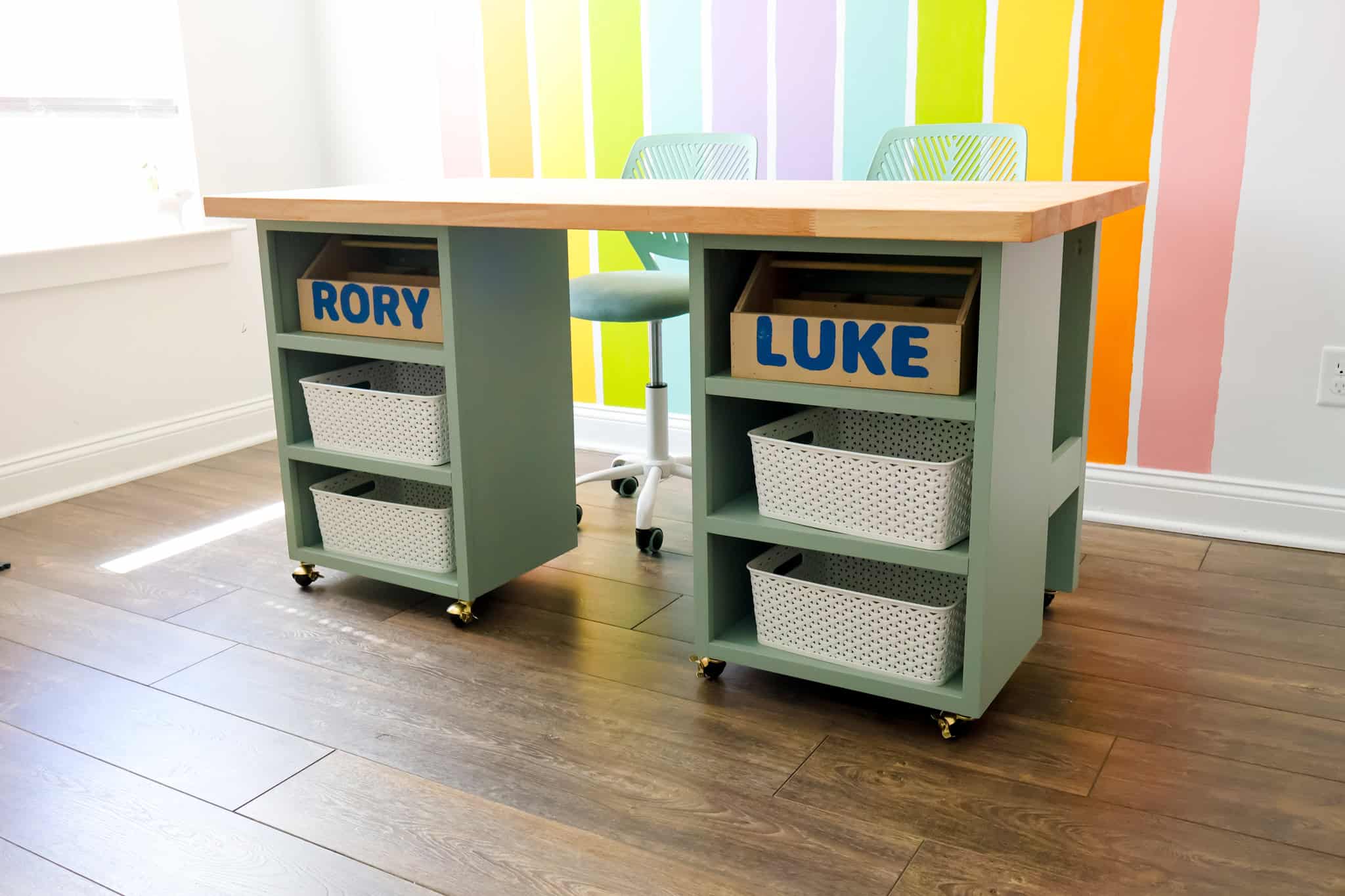 Kids rolling work and craft table